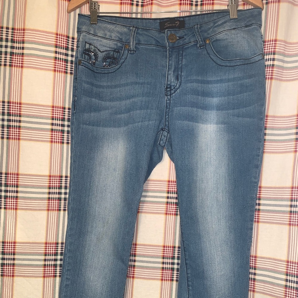 Seven7 Light Wash Capris